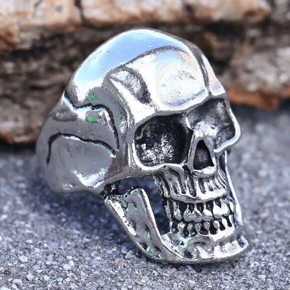 Ring size 9 Gothic Punk Skull Shape Ring for Women Men Ring - Picture 2 of 2